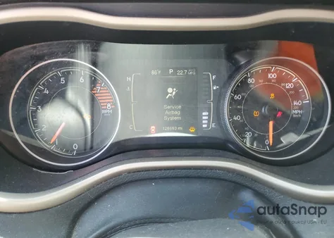 2016 Jeep Cherokee Latitude z USA, uszkodzony, nr VIN 1C4PJLCS1GW347533